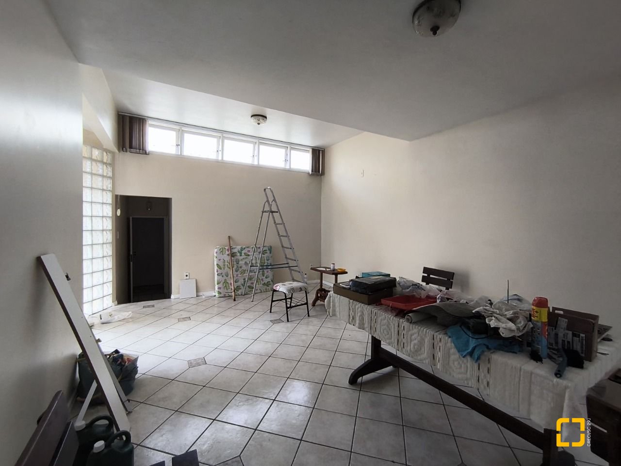 Casa com 269m², 12 quartos (sendo 2 suítes), 2 garagens, no bairro Pantanal em Florianópolis