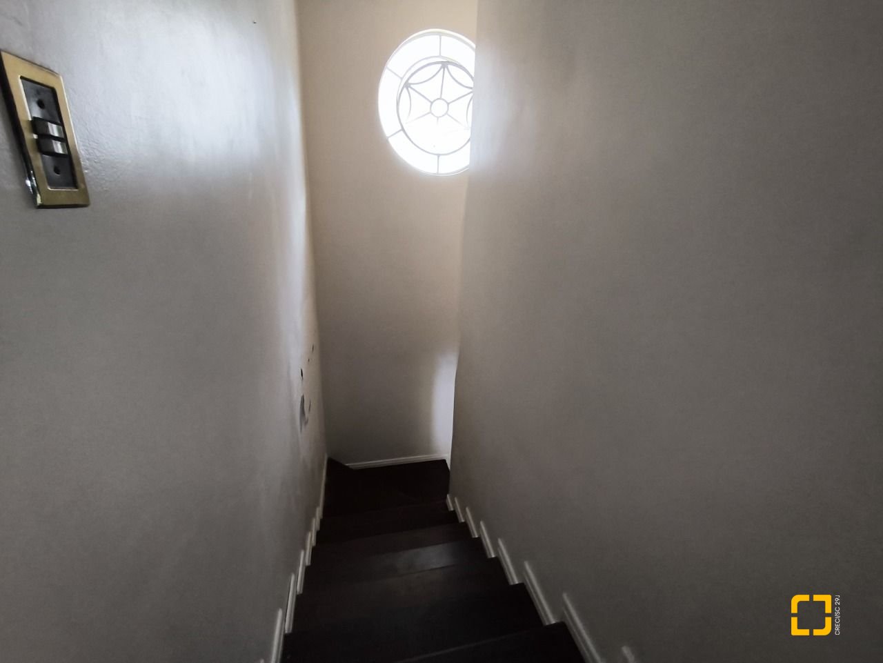 Casa com 269m², 12 quartos (sendo 2 suítes), 2 garagens, no bairro Pantanal em Florianópolis
