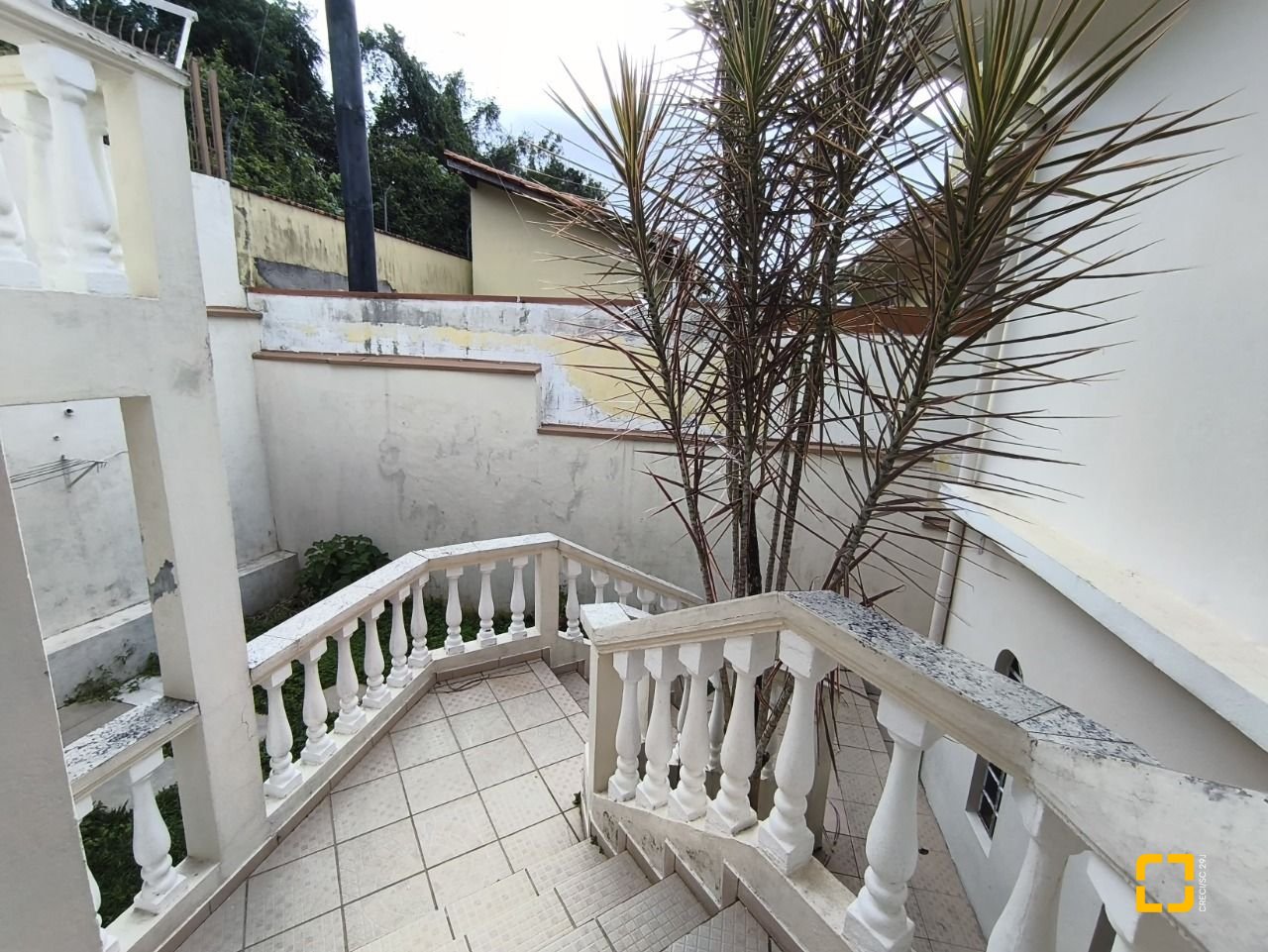 Casa com 269m², 12 quartos (sendo 2 suítes), 2 garagens, no bairro Pantanal em Florianópolis