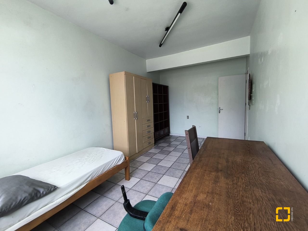 Casa com 269m², 12 quartos (sendo 2 suítes), 2 garagens, no bairro Pantanal em Florianópolis