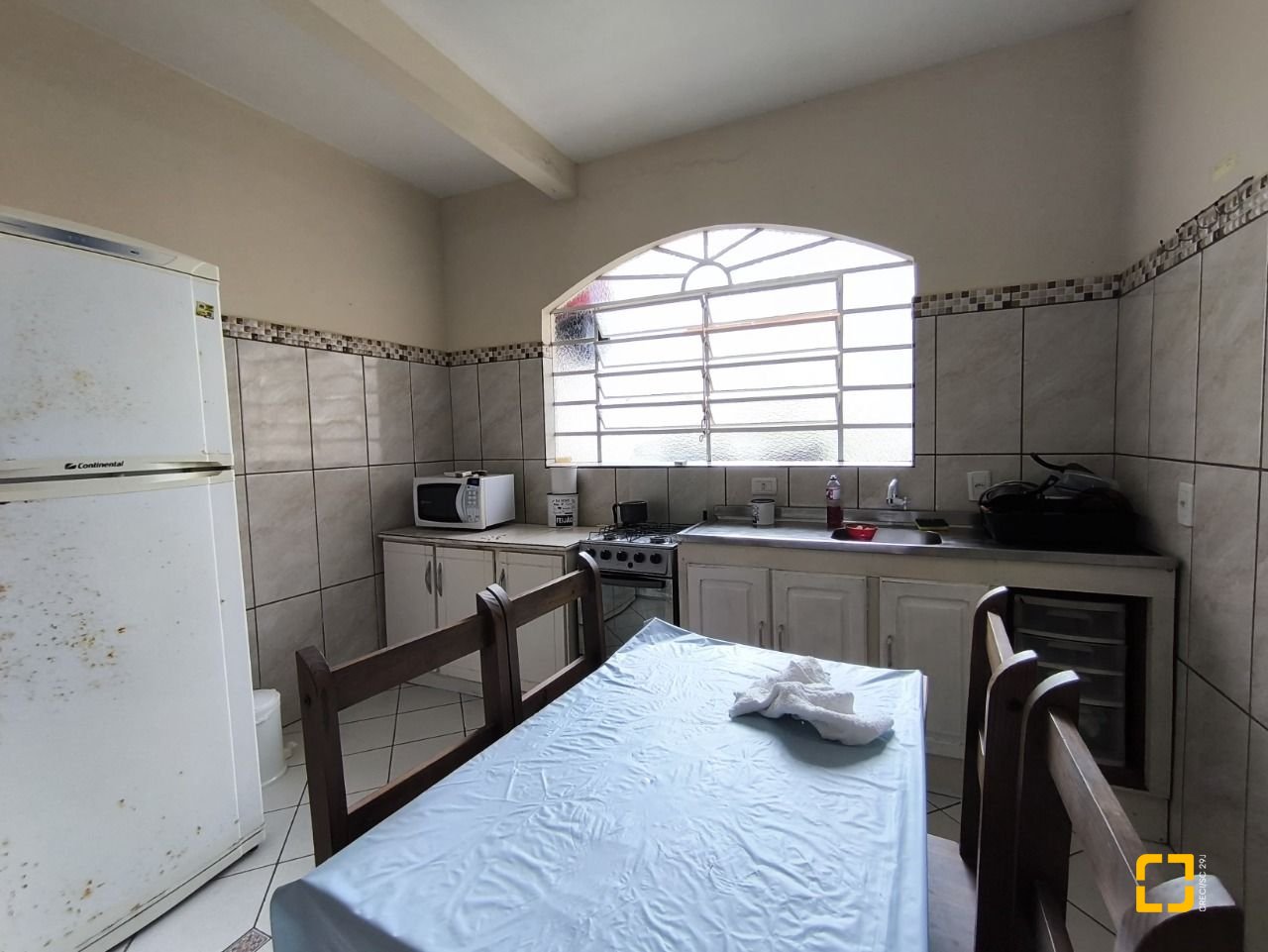 Casa com 269m², 12 quartos (sendo 2 suítes), 2 garagens, no bairro Pantanal em Florianópolis