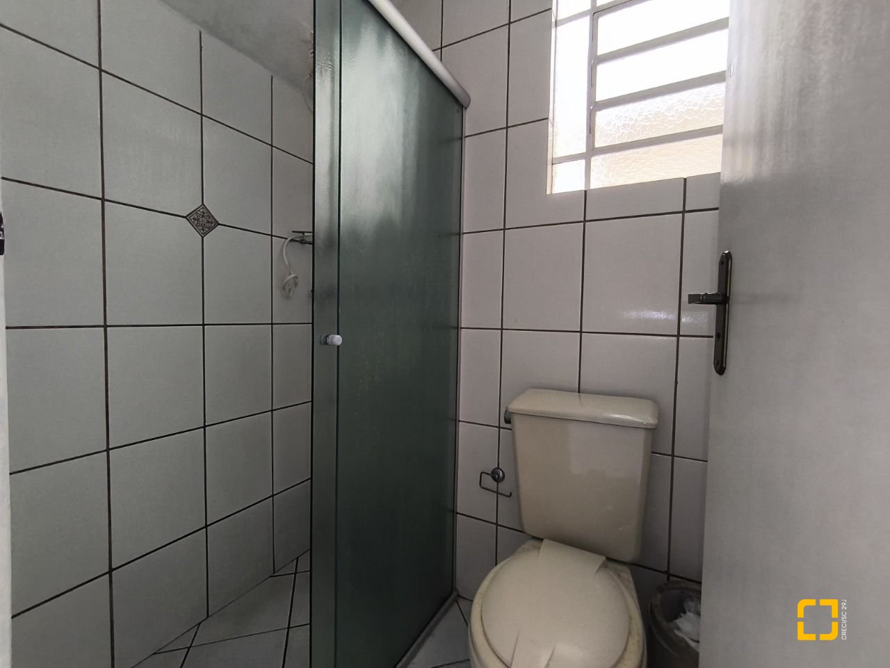 Casa com 269m², 12 quartos (sendo 2 suítes), 2 garagens, no bairro Pantanal em Florianópolis