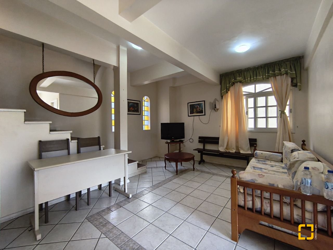 Casa com 269m², 12 quartos (sendo 2 suítes), 2 garagens, no bairro Pantanal em Florianópolis