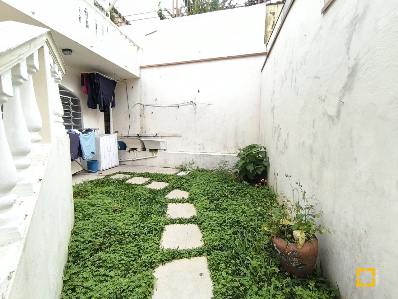 Casa com 269m², 12 quartos (sendo 2 suítes), 2 garagens, no bairro Pantanal em Florianópolis
