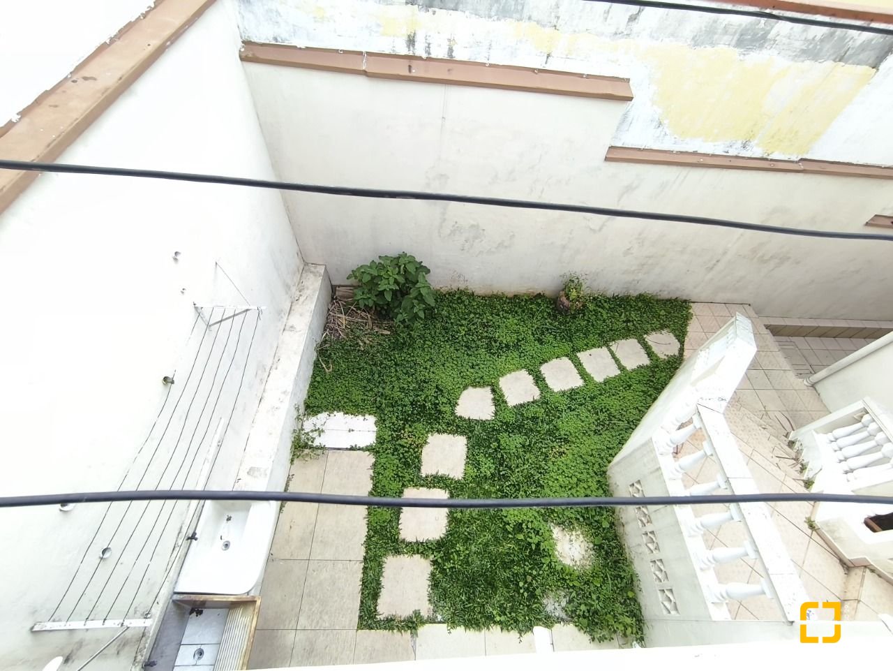 Casa com 269m², 12 quartos (sendo 2 suítes), 2 garagens, no bairro Pantanal em Florianópolis