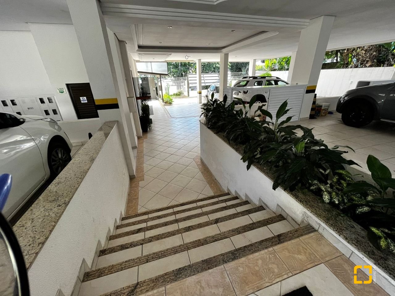 Apartamento com 56m², 1 quarto, 1 garagem, no bairro Jurerê em Florianópolis