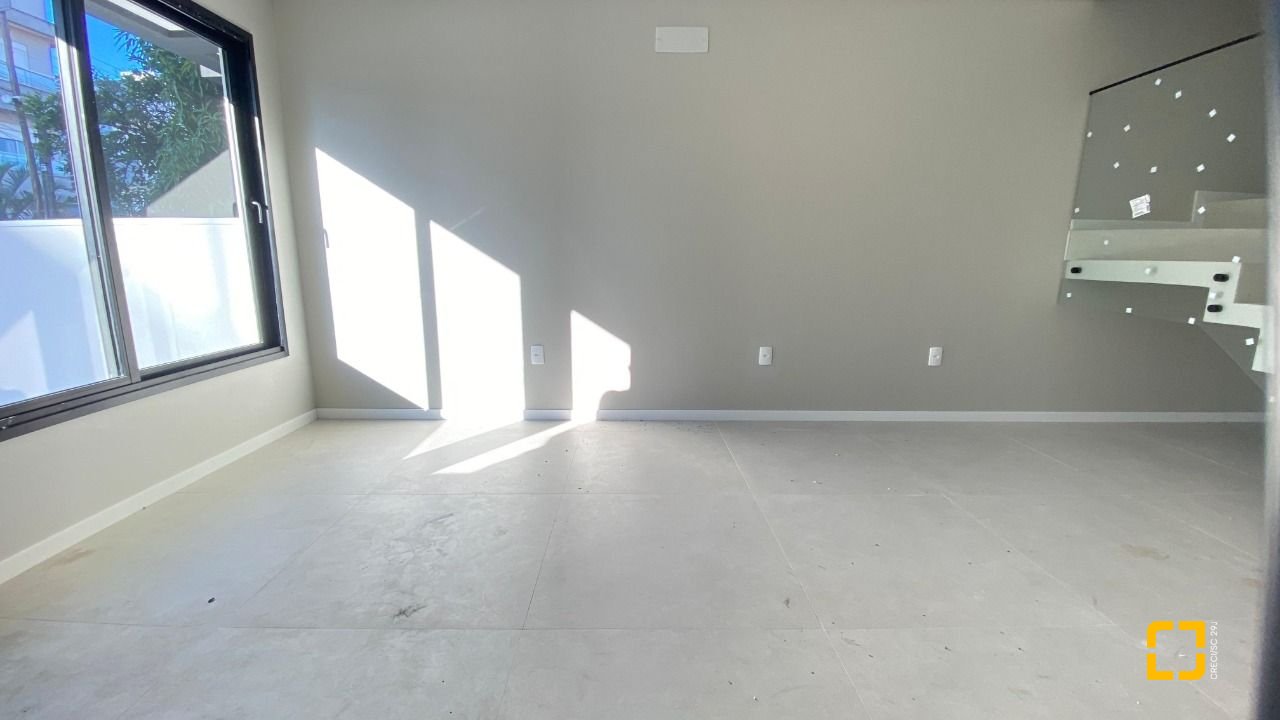 Casa com 100m², 4 quartos (sendo 1 suíte), 1 garagem, no bairro Ingleses em Florianópolis
