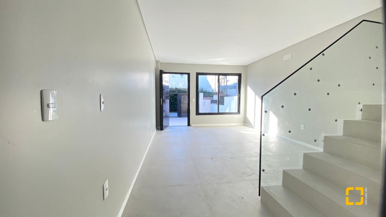 Casa com 100m², 4 quartos (sendo 1 suíte), 1 garagem, no bairro Ingleses em Florianópolis