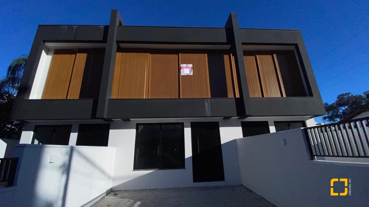 Casa com 100m², 4 quartos (sendo 1 suíte), 1 garagem, no bairro Ingleses em Florianópolis