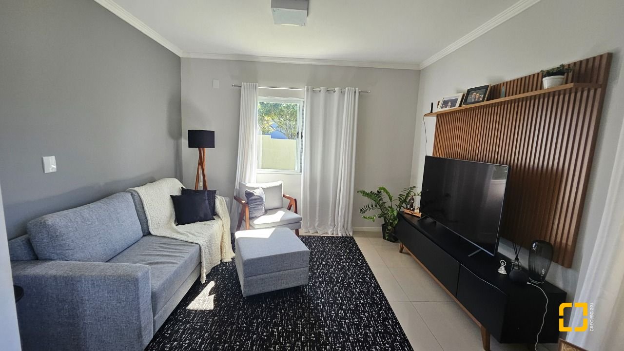 Casa com 146m², 5 quartos (sendo 1 suíte), 2 garagens, no bairro Campeche em Florianópolis