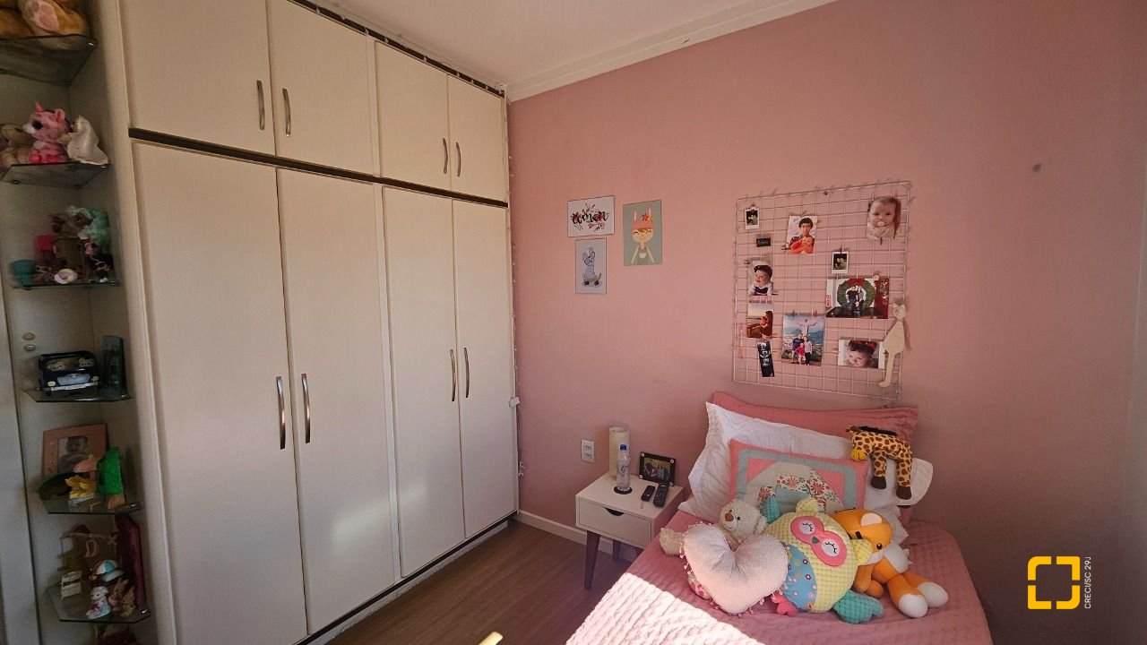 Casa com 146m², 5 quartos (sendo 1 suíte), 2 garagens, no bairro Campeche em Florianópolis