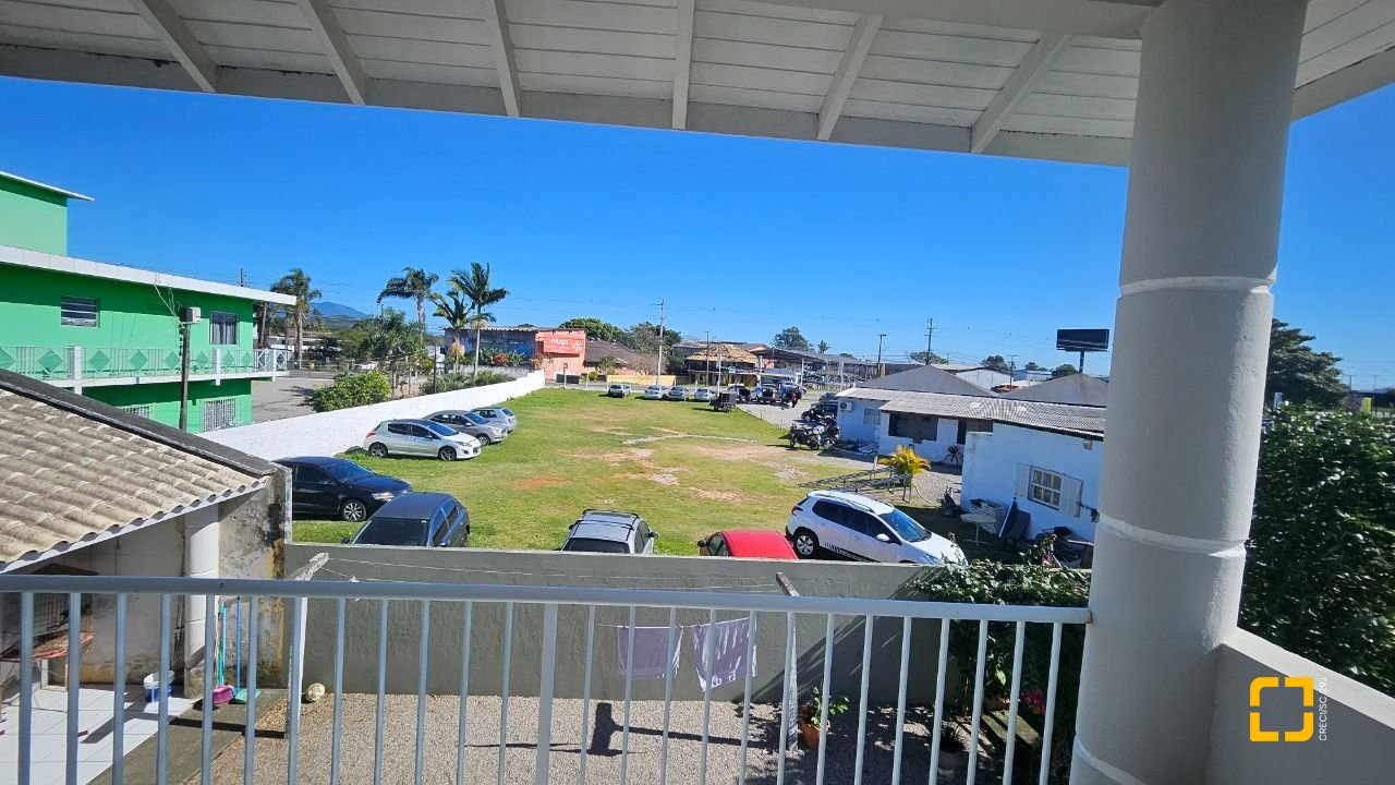 Casa com 146m², 5 quartos (sendo 1 suíte), 2 garagens, no bairro Campeche em Florianópolis