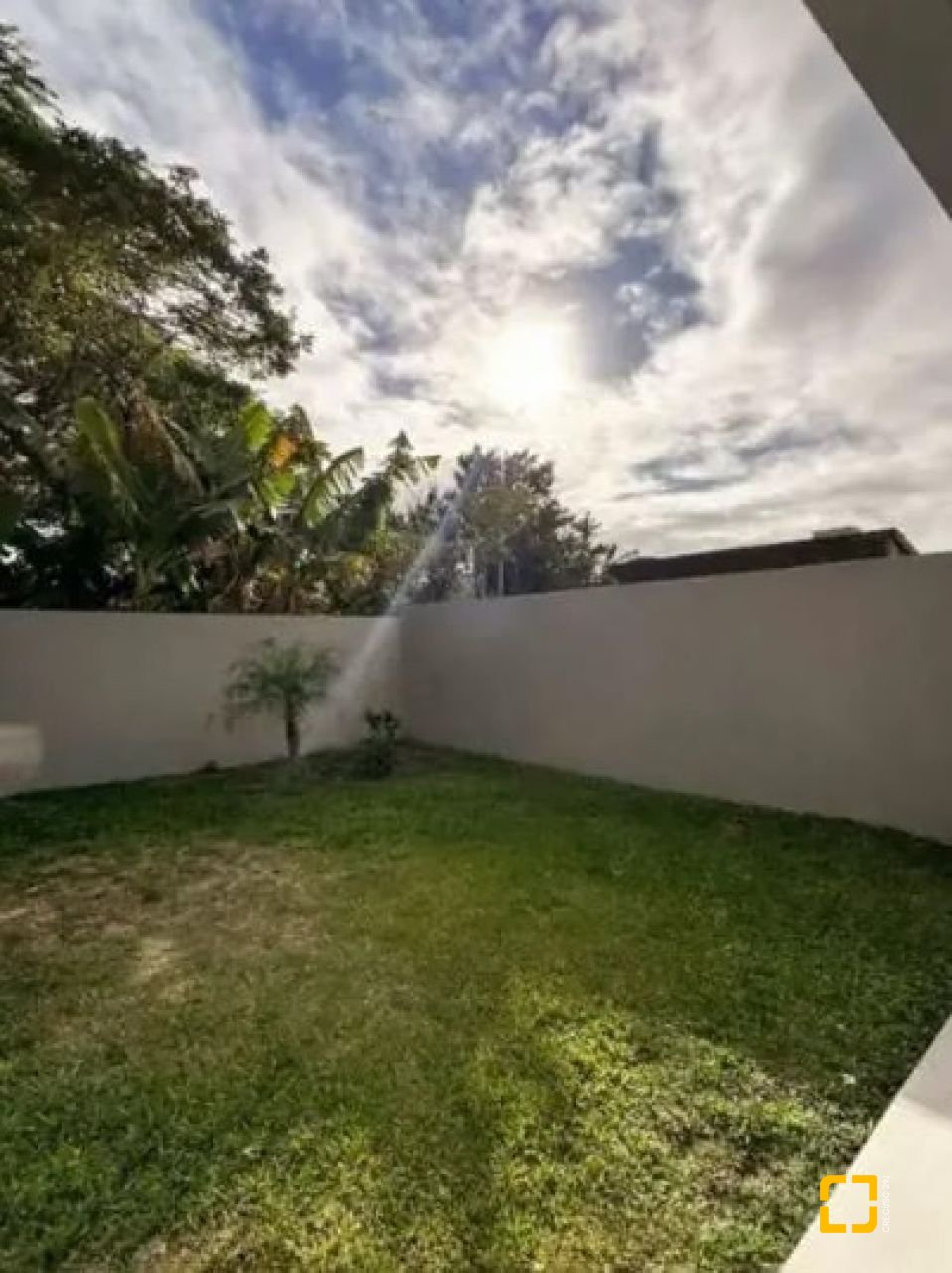 Casa com 110m², 4 quartos (sendo 1 suíte), 2 garagens, no bairro Ingleses em Florianópolis