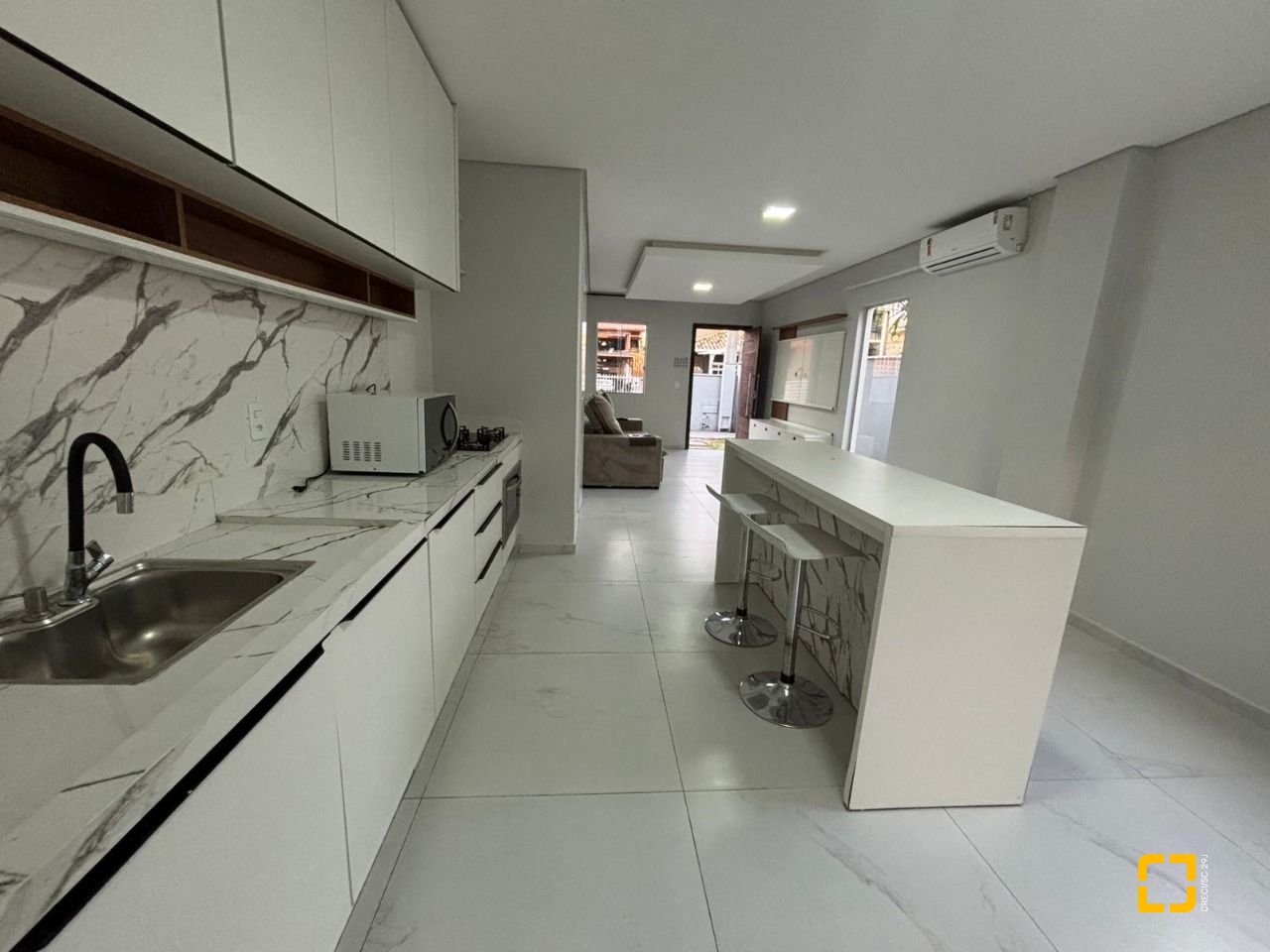 Casa com 110m², 4 quartos (sendo 1 suíte), 2 garagens, no bairro Ingleses em Florianópolis