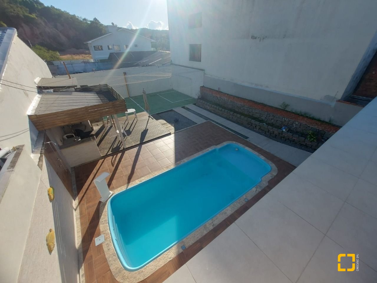 Casa com 300m², 4 quartos (sendo 2 suítes), 3 garagens, no bairro Sertão do Maruim em São José