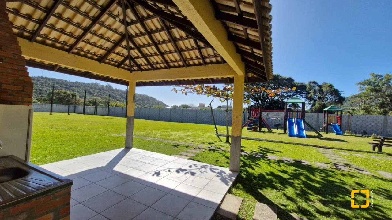 Casa de Condomínio com 172m², 3 quartos (sendo 1 suíte), 3 garagens, no bairro Vargem Grande em Florianópolis