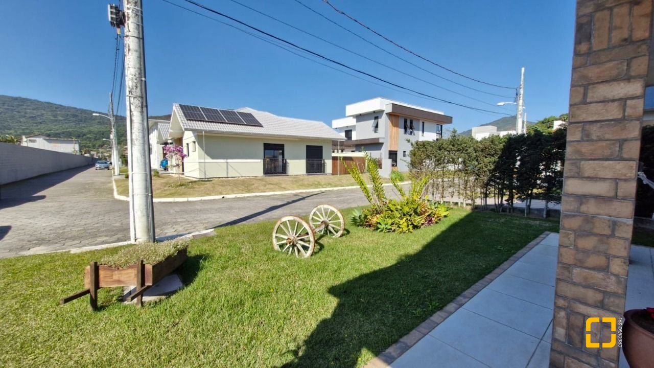 Casa de Condomínio com 172m², 2 quartos (sendo 1 suíte), 3 garagens, no bairro Vargem Grande em Florianópolis