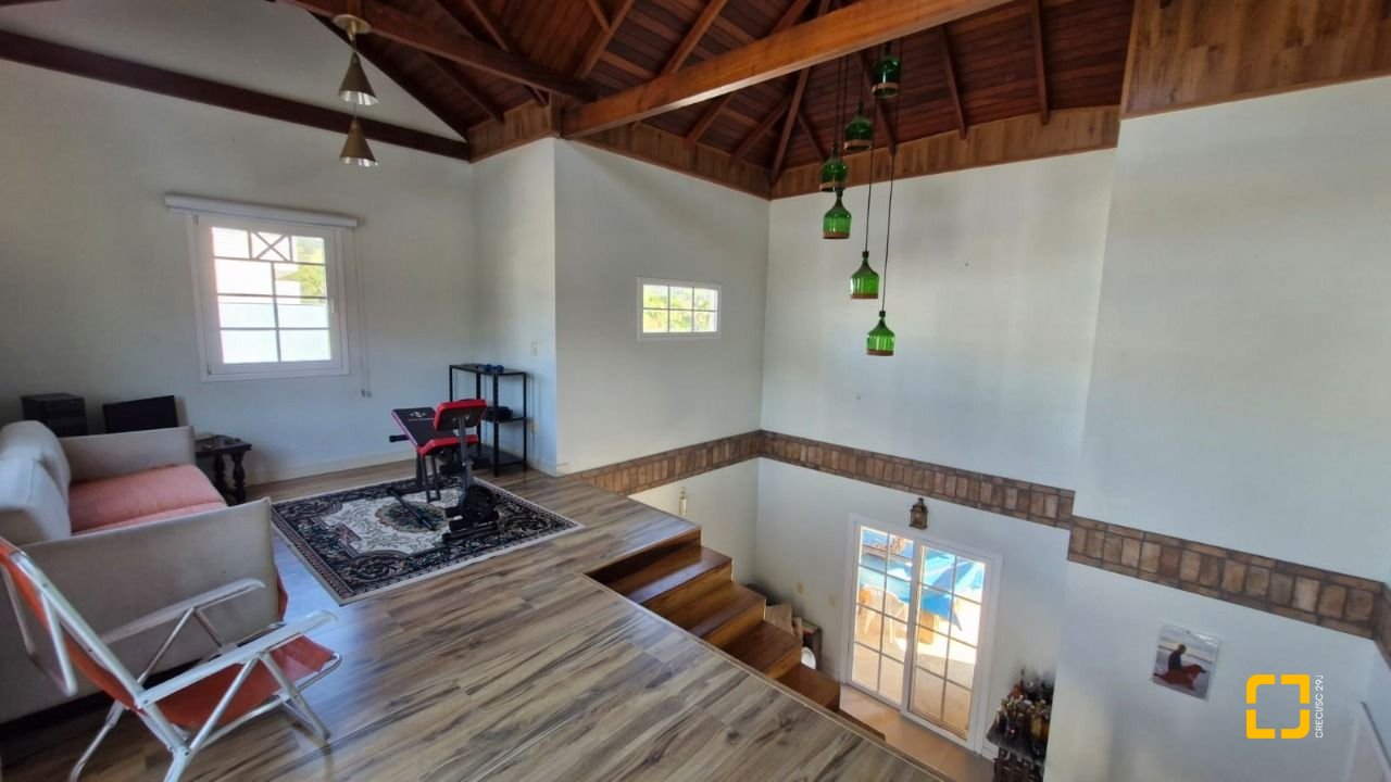 Casa de Condomínio com 172m², 2 quartos (sendo 1 suíte), 3 garagens, no bairro Vargem Grande em Florianópolis