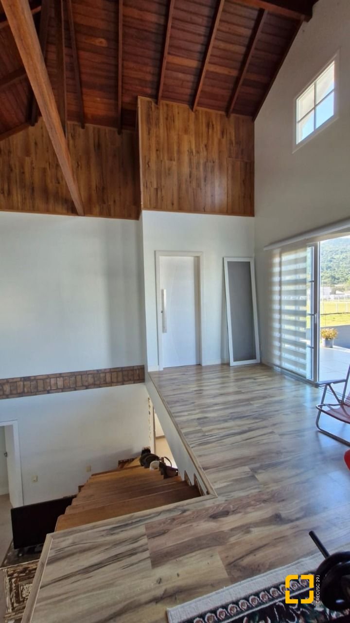 Casa de Condomínio com 172m², 2 quartos (sendo 1 suíte), 3 garagens, no bairro Vargem Grande em Florianópolis