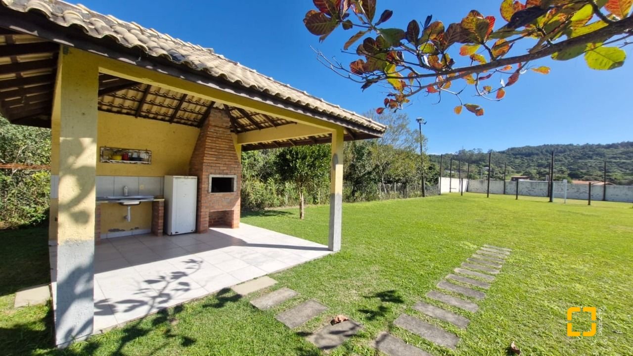 Casa de Condomínio com 172m², 2 quartos (sendo 1 suíte), 3 garagens, no bairro Vargem Grande em Florianópolis