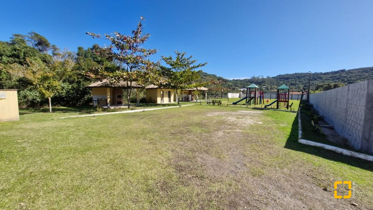 Casa de Condomínio com 172m², 2 quartos (sendo 1 suíte), 3 garagens, no bairro Vargem Grande em Florianópolis
