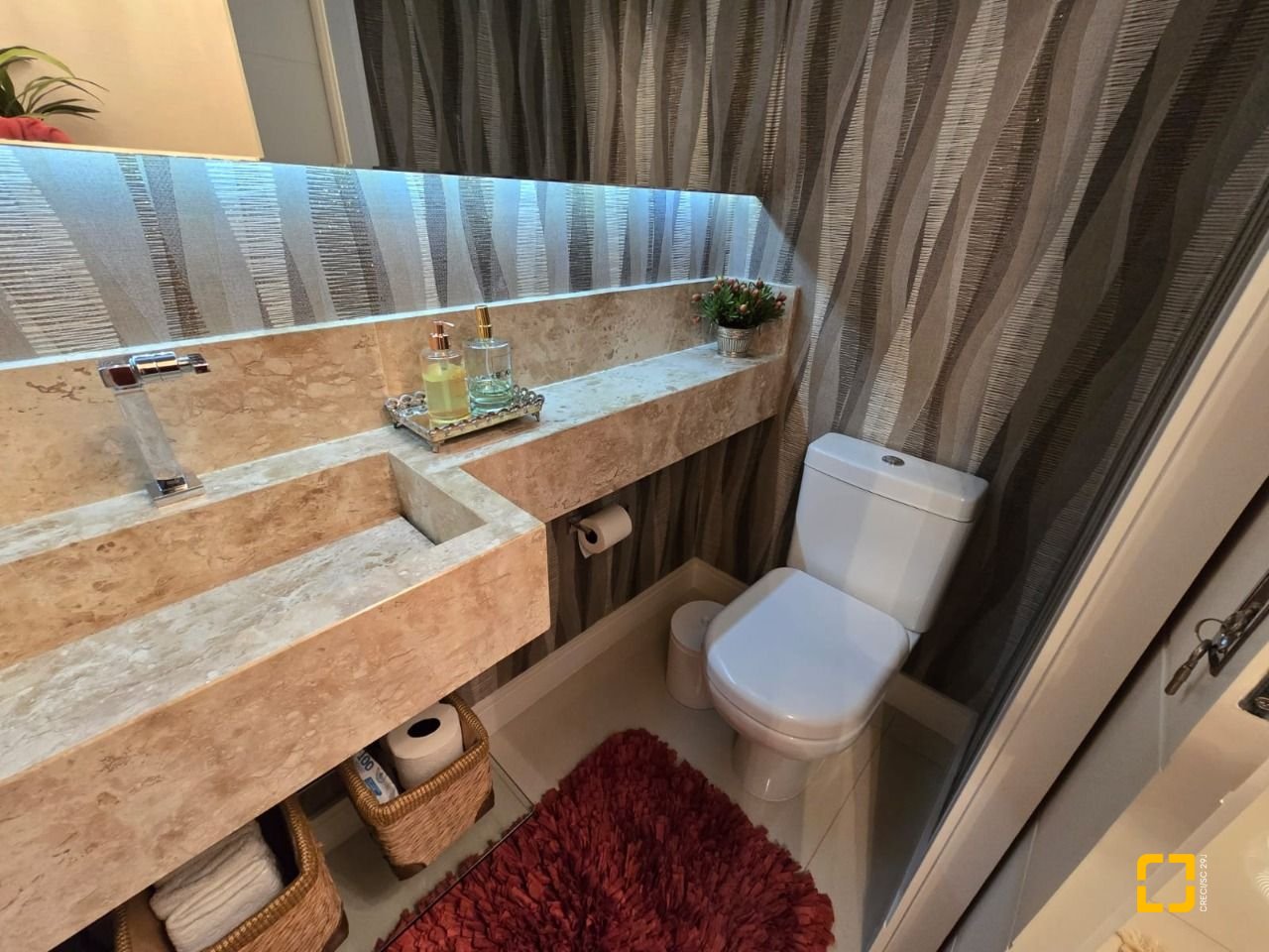 Apartamento com 130m², 6 quartos (sendo 3 suítes), 3 garagens, no bairro Centro em Florianópolis