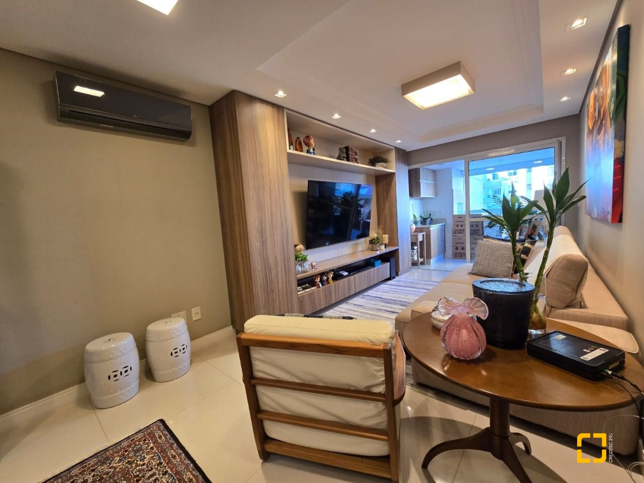 Apartamento com 130m², 6 quartos (sendo 3 suítes), 3 garagens, no bairro Centro em Florianópolis