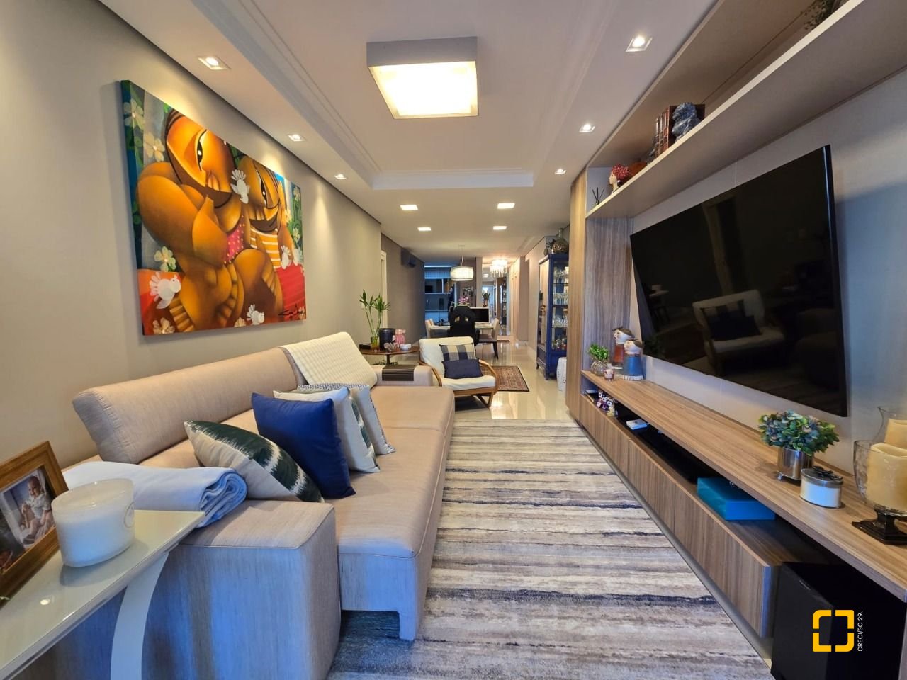 Apartamento com 130m², 6 quartos (sendo 3 suítes), 3 garagens, no bairro Centro em Florianópolis