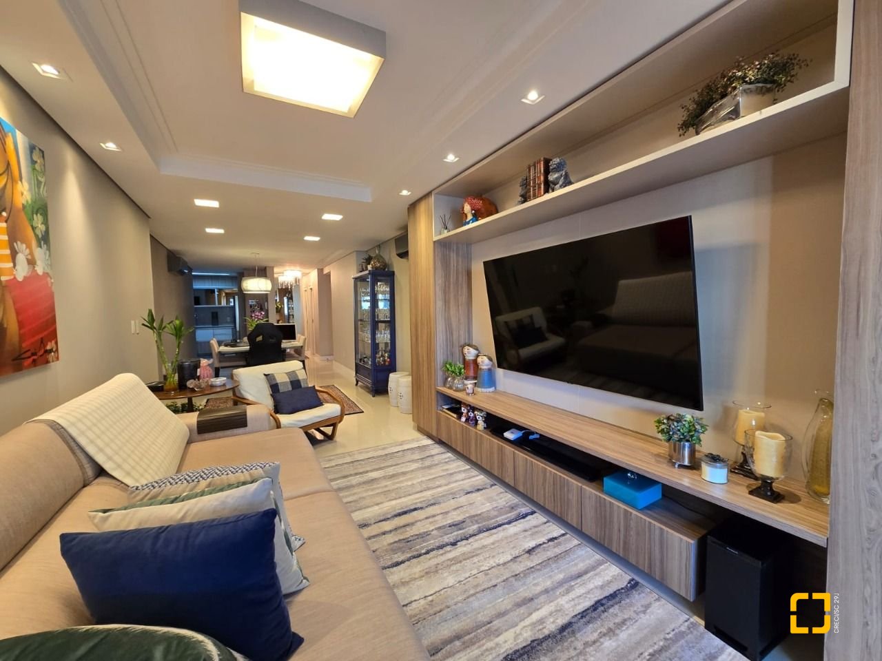 Apartamento com 130m², 6 quartos (sendo 3 suítes), 3 garagens, no bairro Centro em Florianópolis