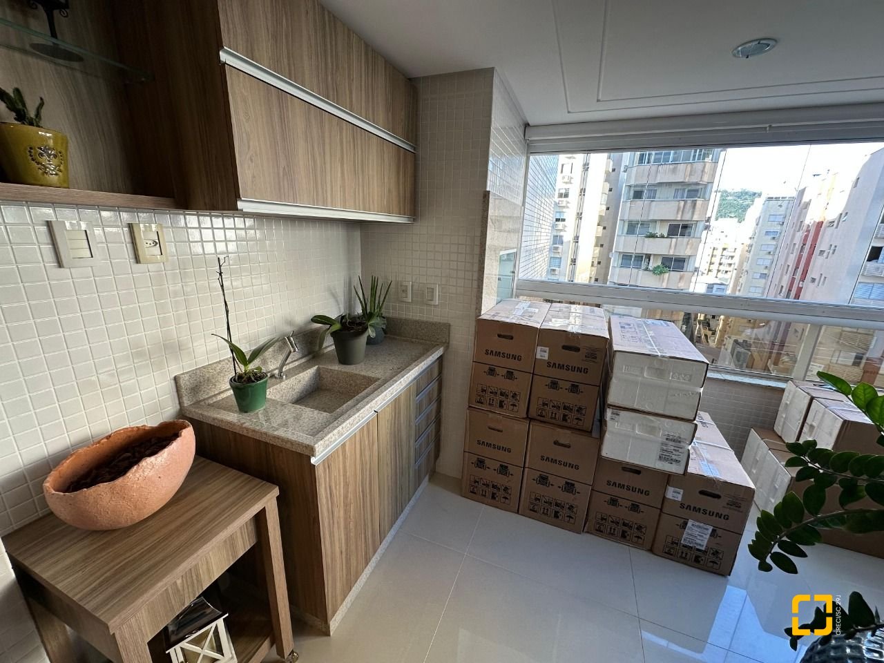 Apartamento com 130m², 6 quartos (sendo 3 suítes), 3 garagens, no bairro Centro em Florianópolis