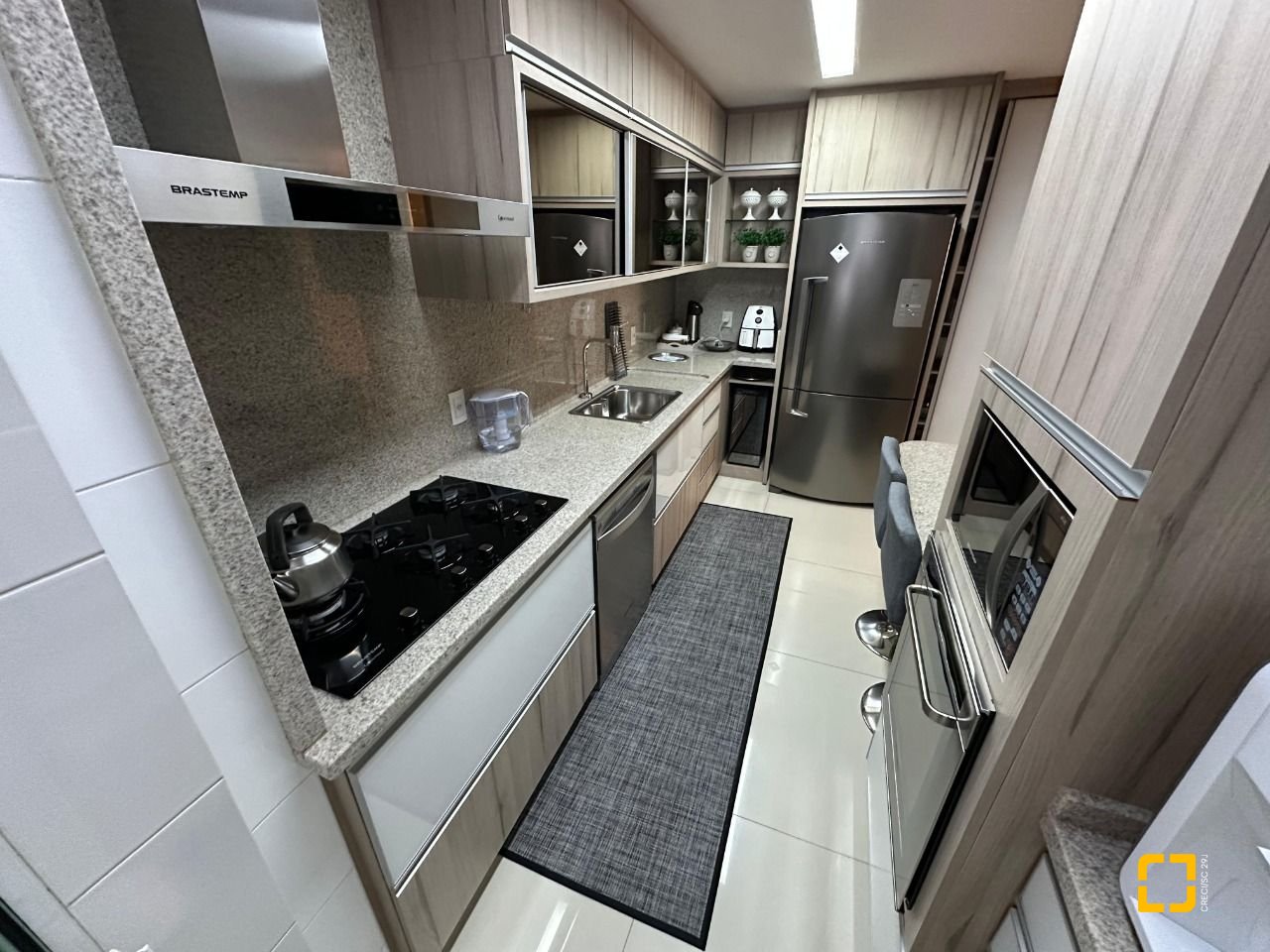 Apartamento com 130m², 6 quartos (sendo 3 suítes), 3 garagens, no bairro Centro em Florianópolis