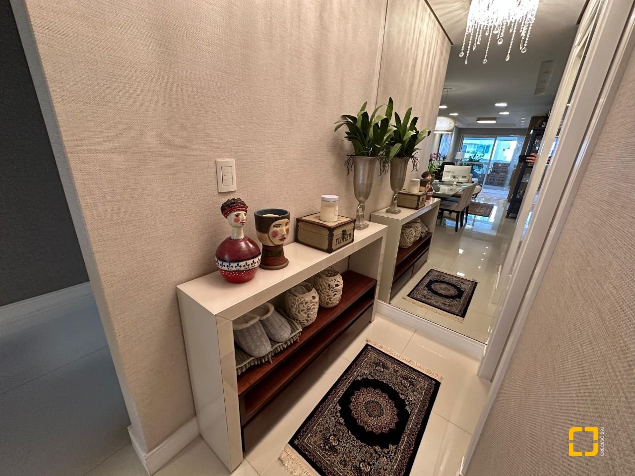 Apartamento com 130m², 6 quartos (sendo 3 suítes), 3 garagens, no bairro Centro em Florianópolis