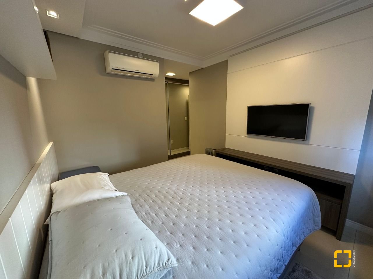 Apartamento com 130m², 6 quartos (sendo 3 suítes), 3 garagens, no bairro Centro em Florianópolis