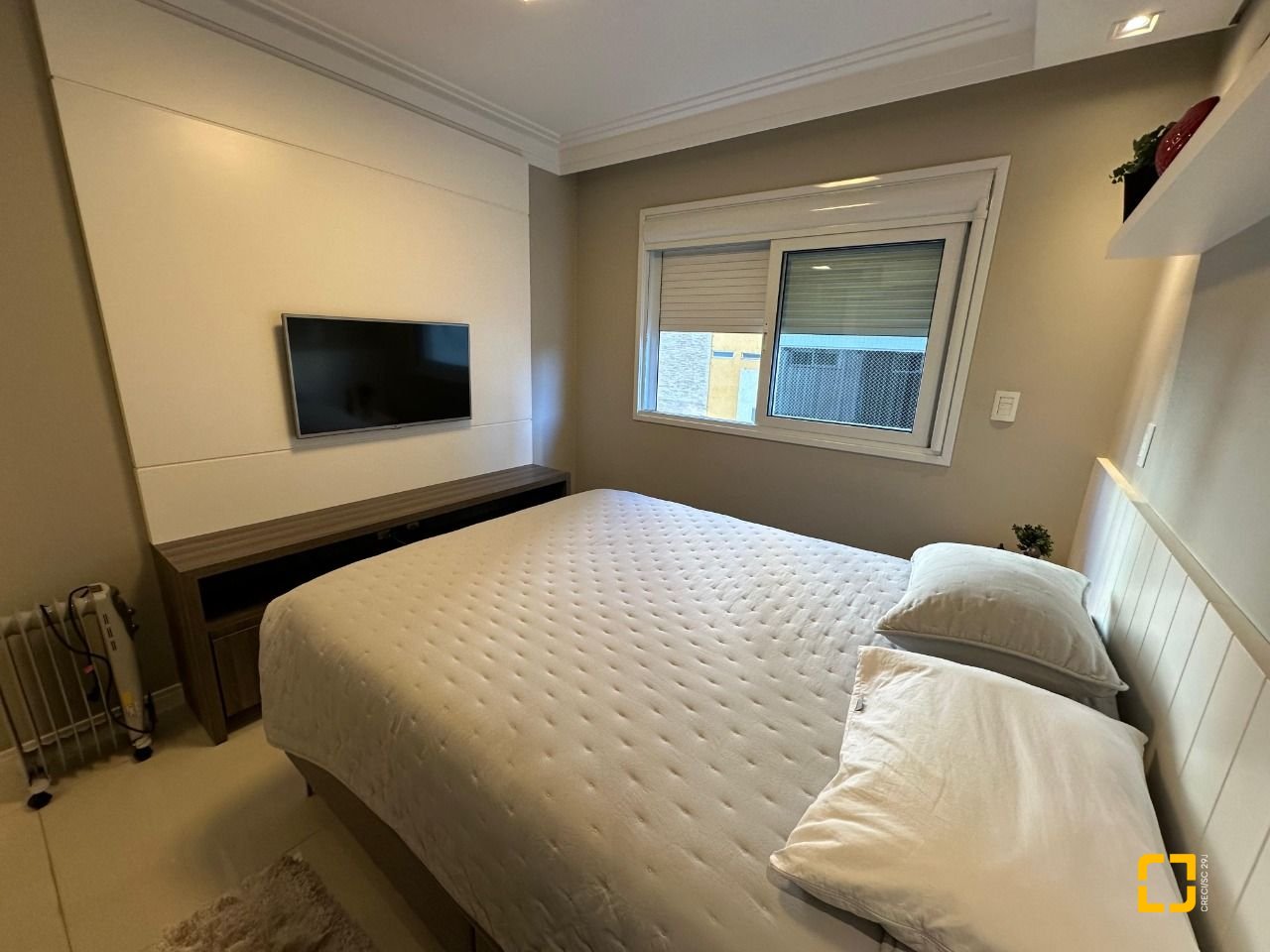 Apartamento com 130m², 6 quartos (sendo 3 suítes), 3 garagens, no bairro Centro em Florianópolis