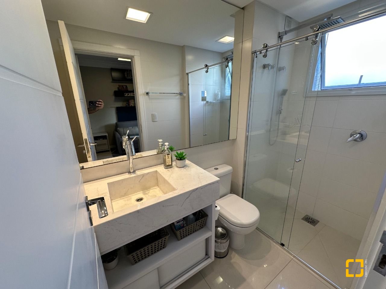Apartamento com 130m², 6 quartos (sendo 3 suítes), 3 garagens, no bairro Centro em Florianópolis
