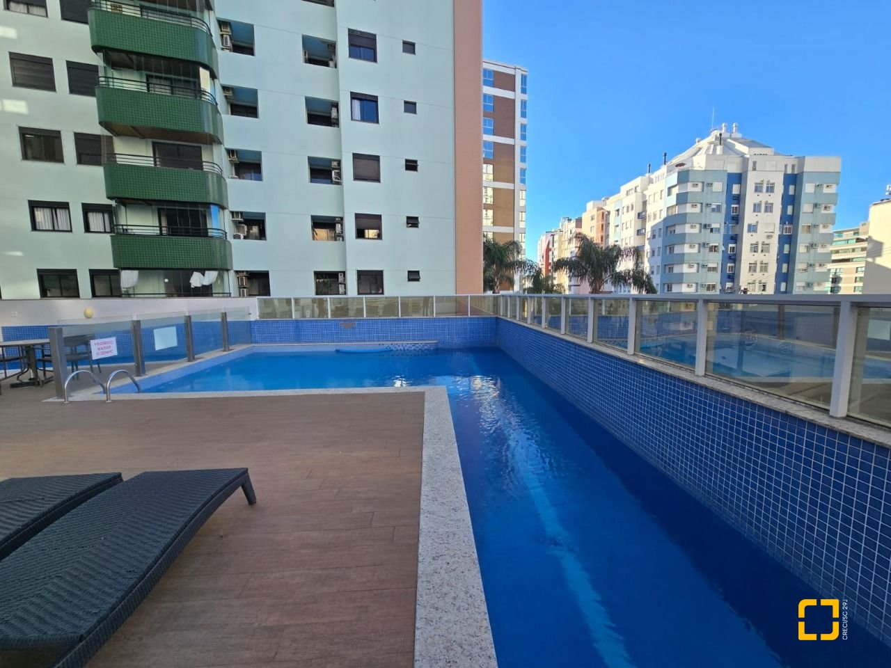 Apartamento com 130m², 6 quartos (sendo 3 suítes), 3 garagens, no bairro Centro em Florianópolis