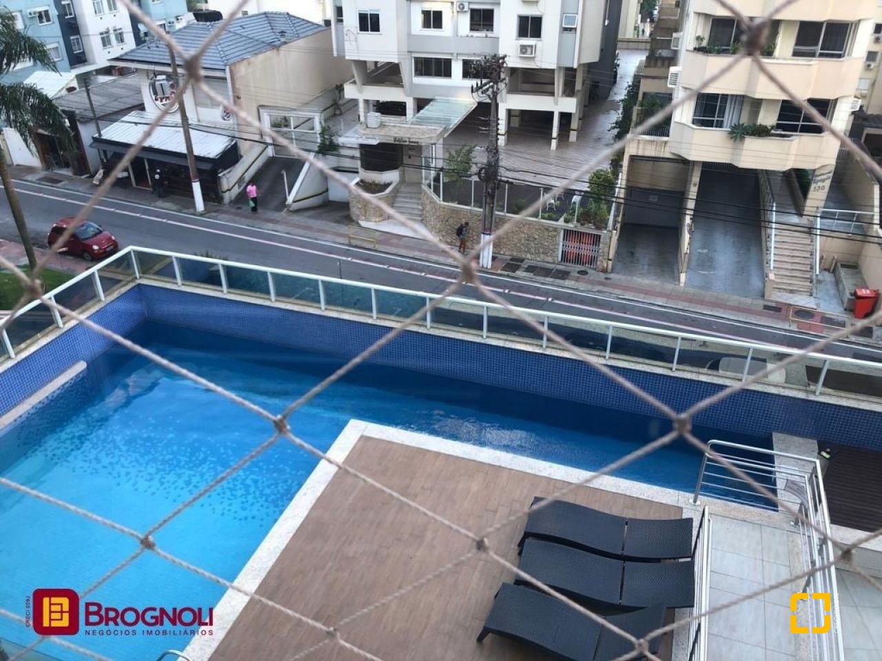 Apartamento com 130m², 6 quartos (sendo 3 suítes), 3 garagens, no bairro Centro em Florianópolis