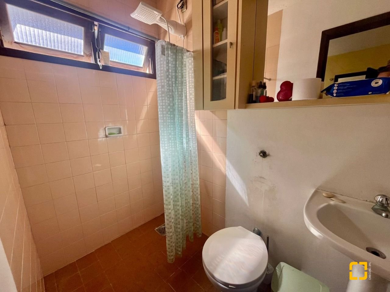 Casa com 392m², 4 quartos (sendo 1 suíte), 4 garagens, no bairro Lagoa da Conceição em Florianópolis