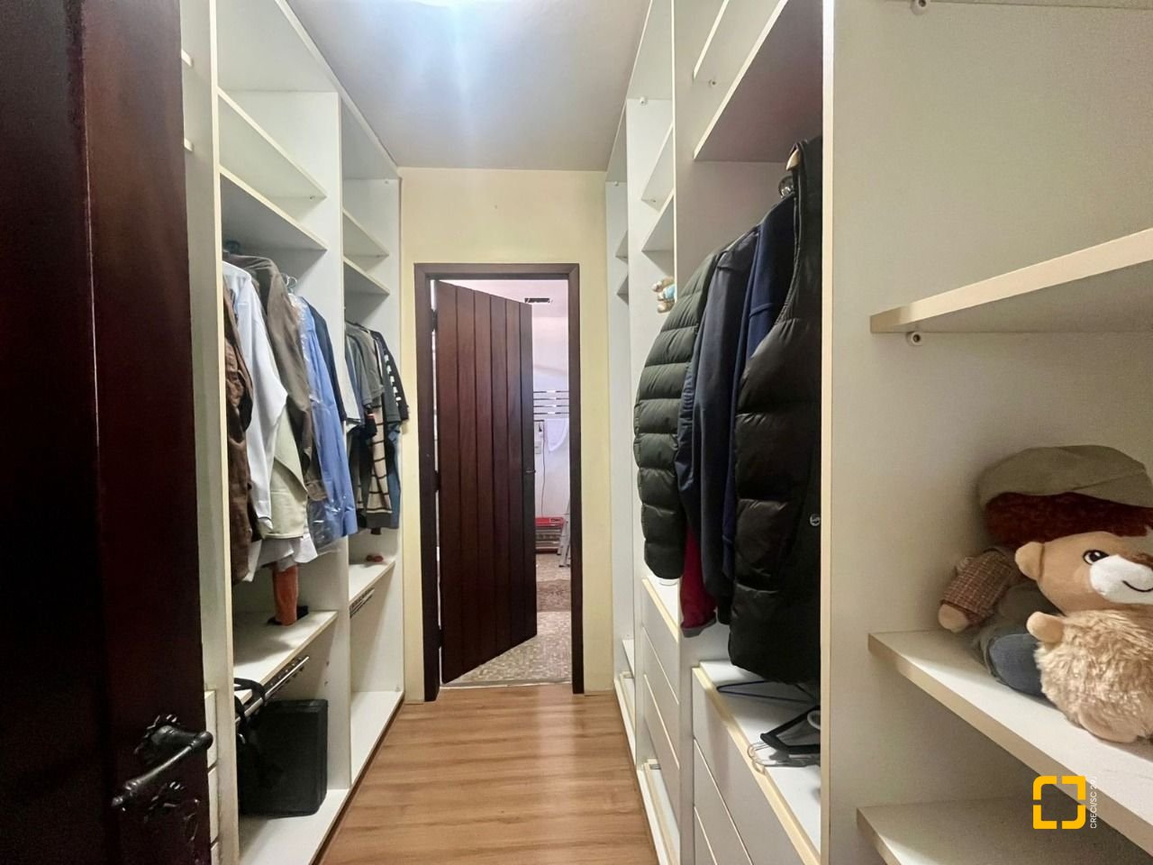 Casa com 392m², 4 quartos (sendo 1 suíte), 4 garagens, no bairro Lagoa da Conceição em Florianópolis