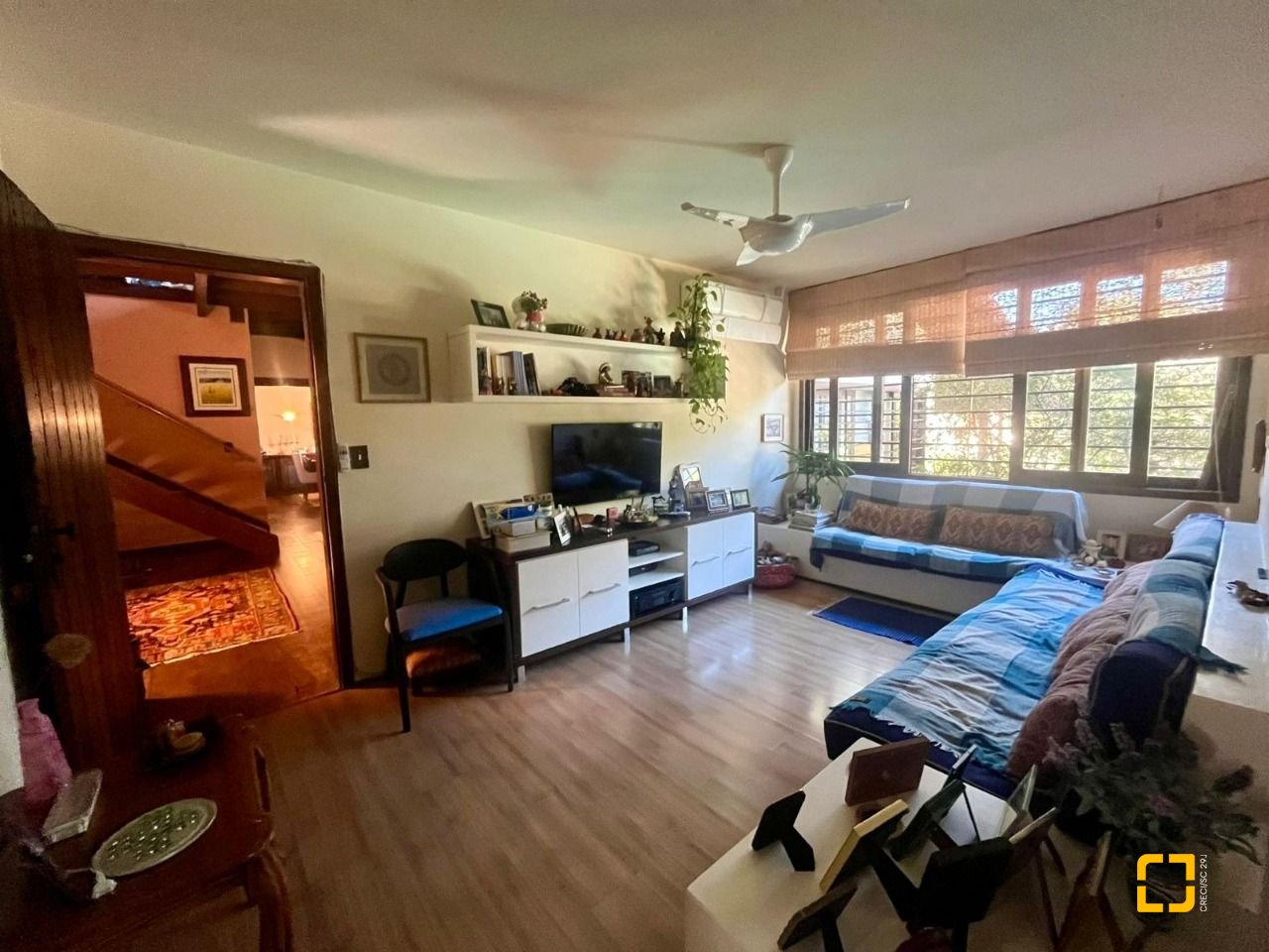 Casa com 392m², 4 quartos (sendo 1 suíte), 4 garagens, no bairro Lagoa da Conceição em Florianópolis