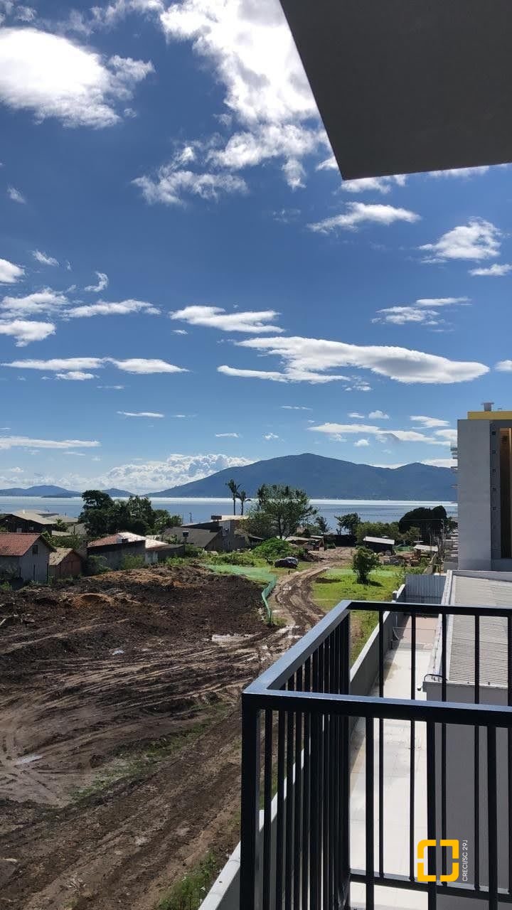 Apartamento com 49m², 2 quartos, 1 garagem, no bairro Praia de Fora em Palhoça