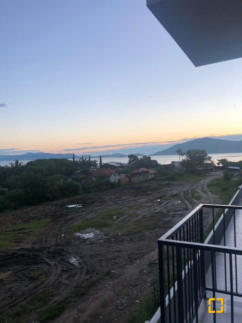 Apartamento com 49m², 2 quartos, 1 garagem, no bairro Praia de Fora em Palhoça