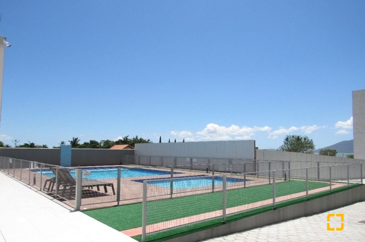 Apartamento com 49m², 2 quartos, 1 garagem, no bairro Praia de Fora em Palhoça