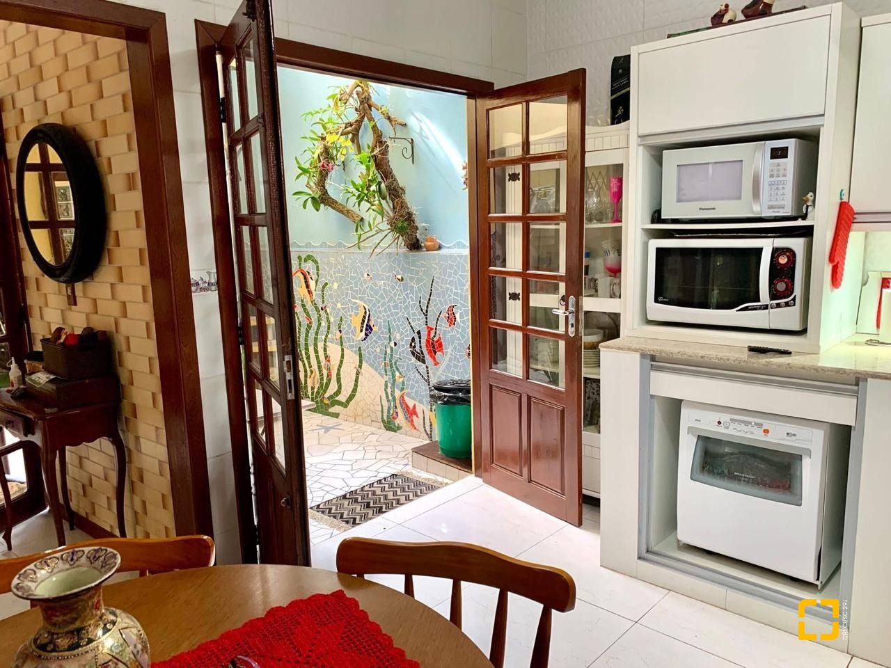 Casa com 157m², 4 quartos, 1 garagem, no bairro Armação em Florianópolis