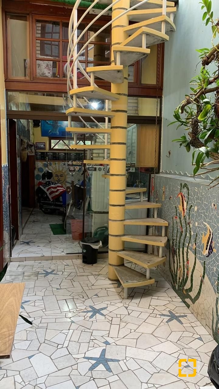 Casa com 157m², 4 quartos, 1 garagem, no bairro Armação em Florianópolis
