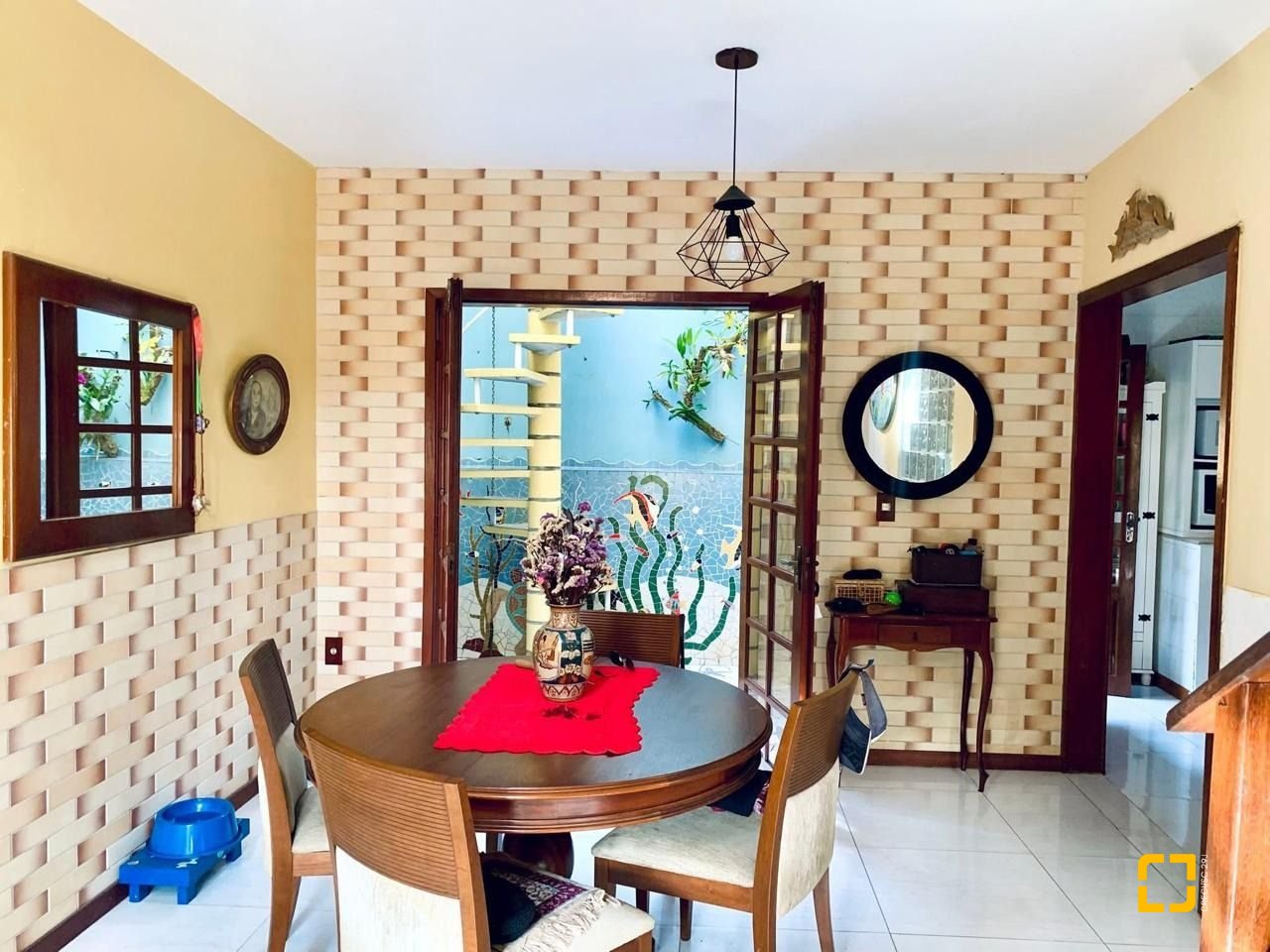 Casa com 157m², 4 quartos, 1 garagem, no bairro Armação em Florianópolis