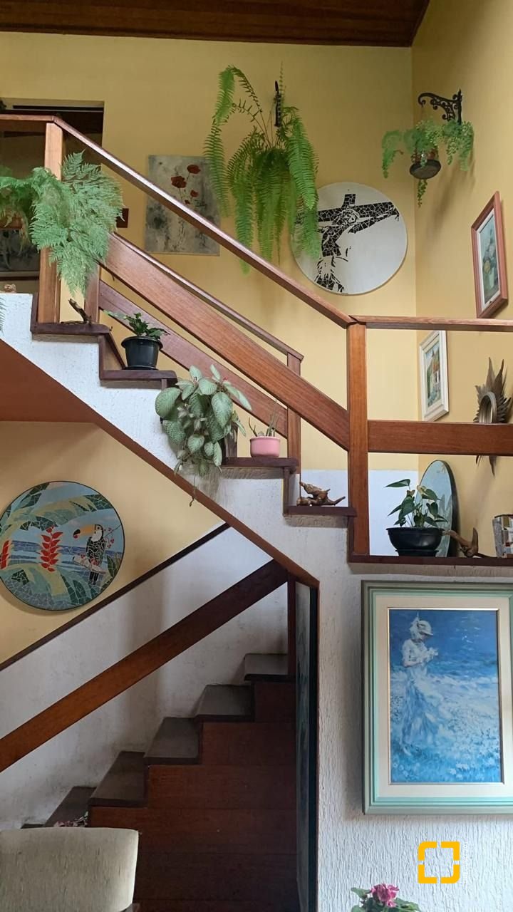 Casa com 157m², 4 quartos, 1 garagem, no bairro Armação em Florianópolis