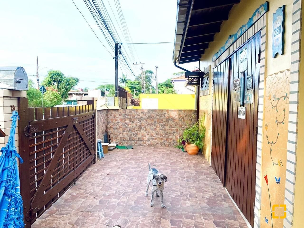 Casa com 157m², 4 quartos, 1 garagem, no bairro Armação em Florianópolis