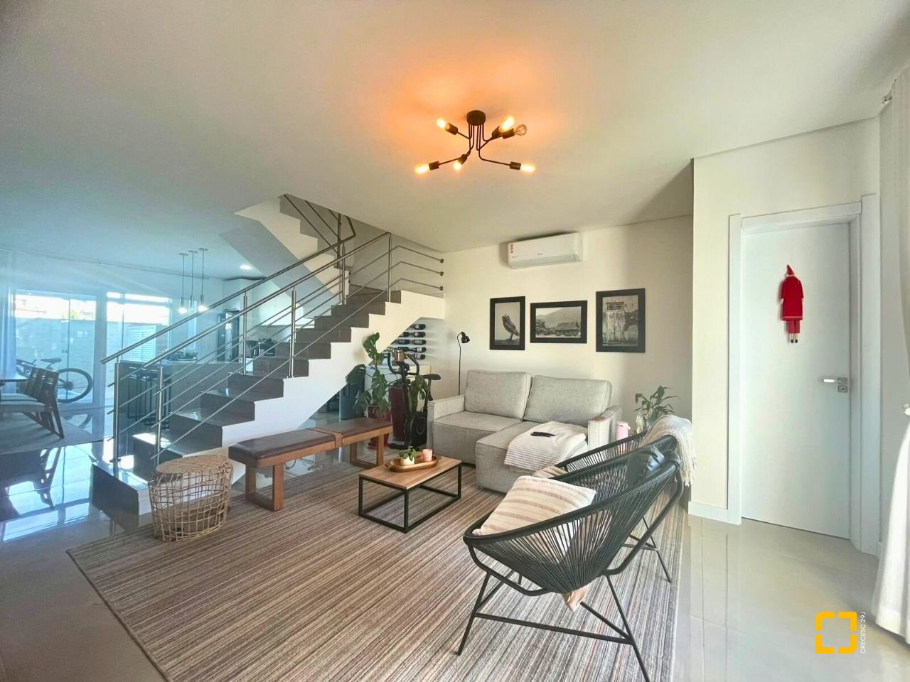 Casa com 141m², 6 quartos (sendo 3 suítes), 2 garagens, no bairro Ingleses em Florianópolis