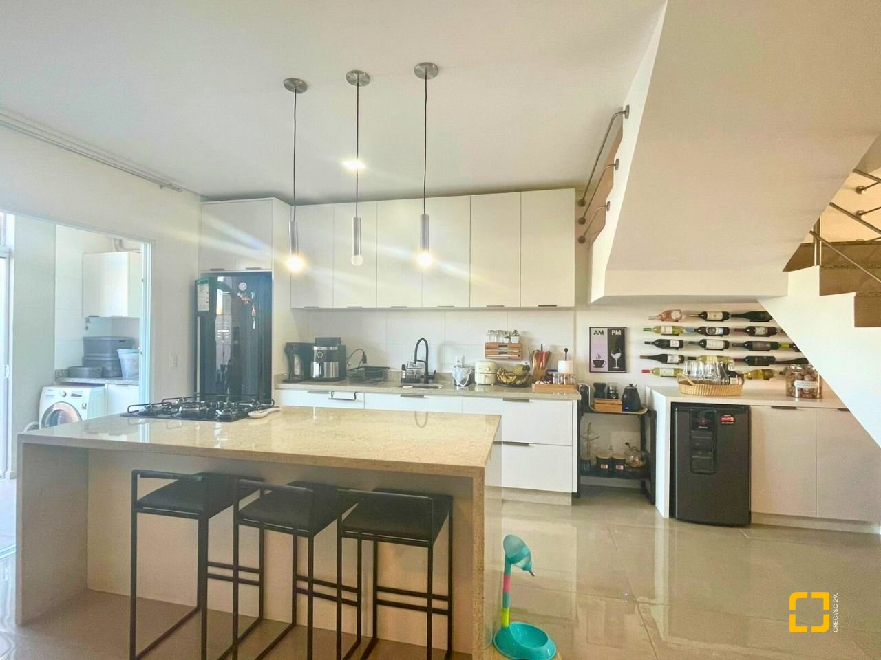 Casa com 141m², 6 quartos (sendo 3 suítes), 2 garagens, no bairro Ingleses em Florianópolis